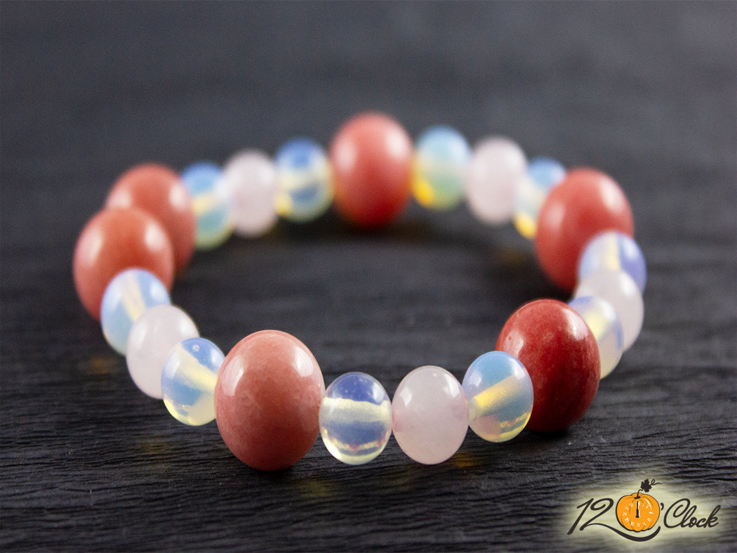 Гривна "Розов кварц, ягодов кварц и лунен камък"