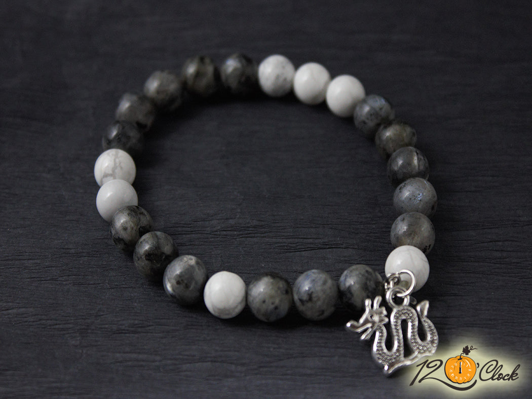 Гривна "Годината на дървения дракон" – лабрадорит и бял хаулит