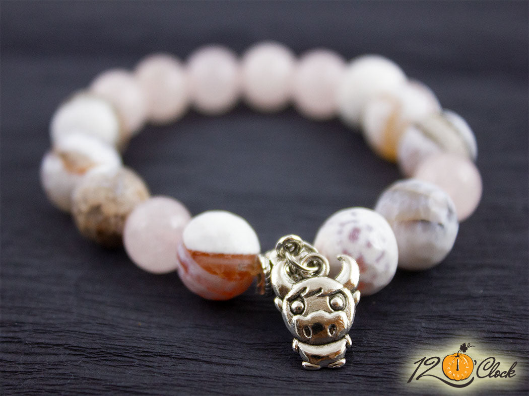 Гривна "Годината на металния бик" -бял сиво оранжев ахат и розов кварц