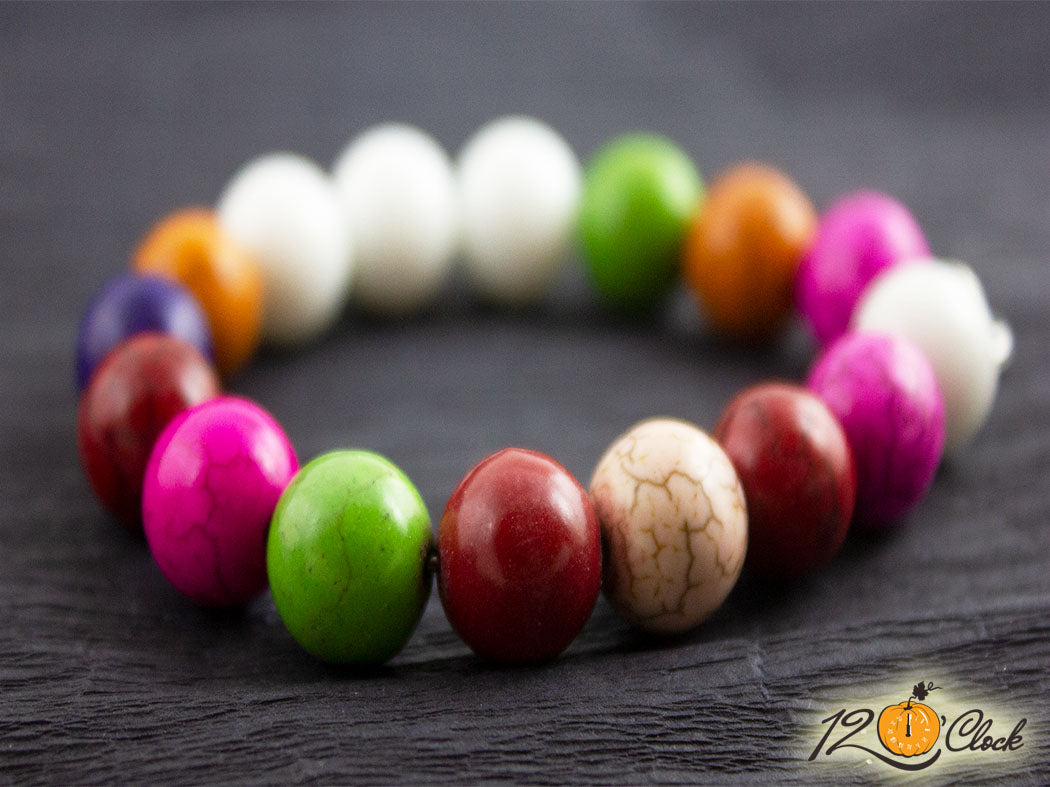 Гривна "Годината на металния бик" -цветен тюрказ и бял ахат