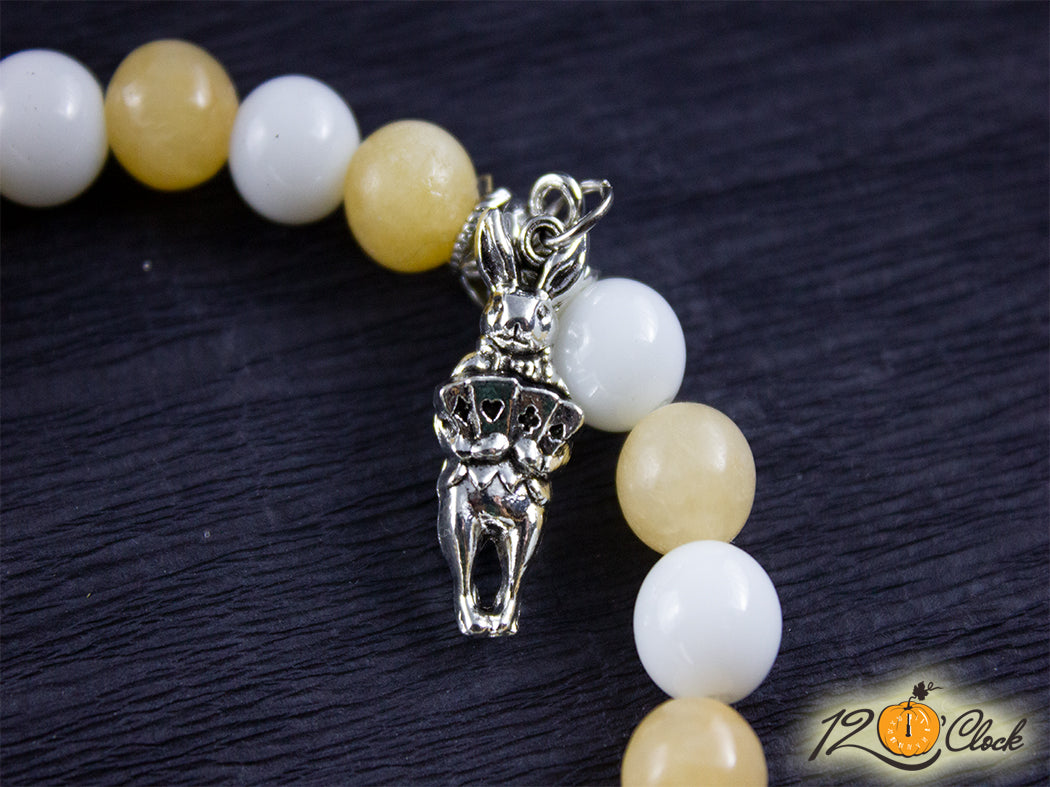 Гривна "Годината на Черния Воден Заек" – жълт жадеит и седеф