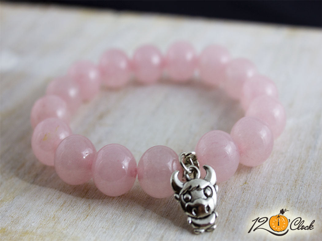 Гривна "Годината на металния бик" -розов кварц