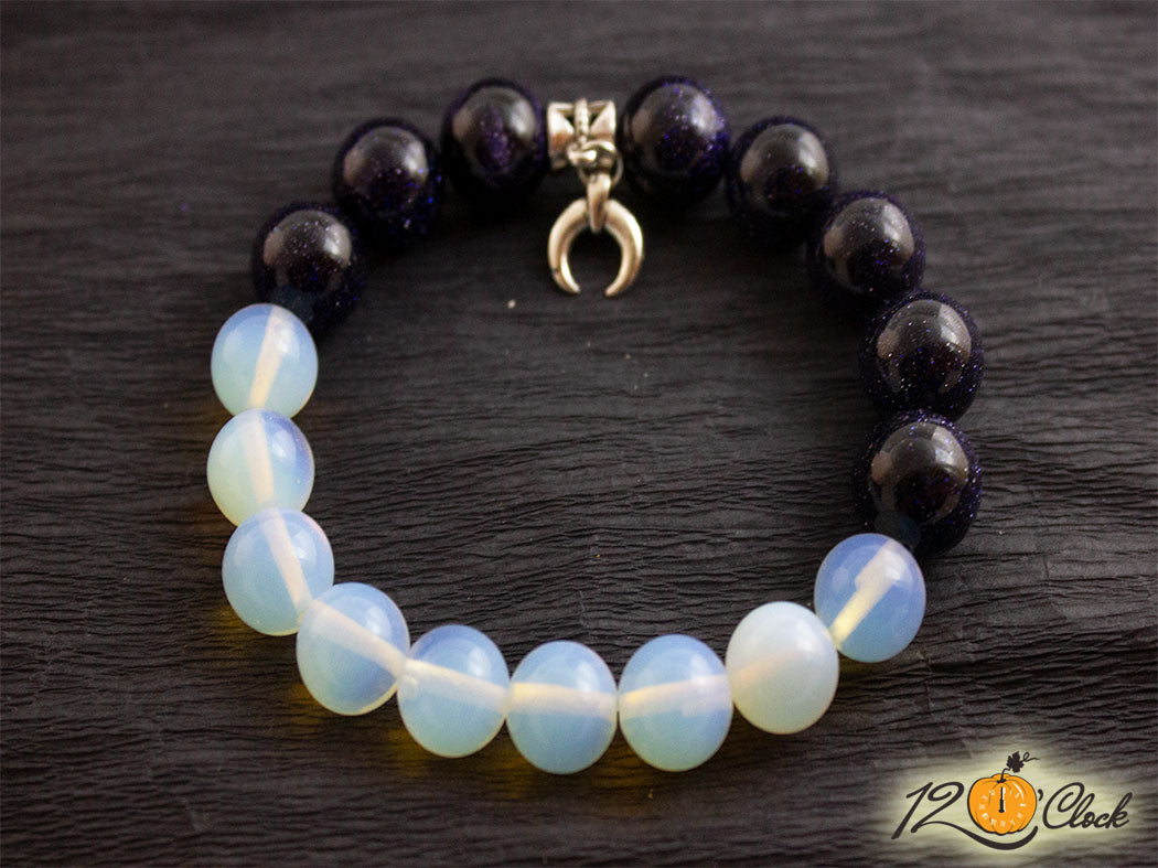 Гривна "Годината на металния бик" -слънчев камък и лунен камък