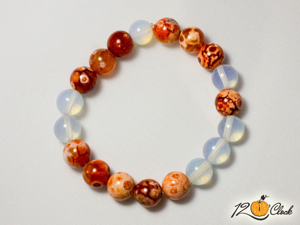 Гривна "Оранжево-бял драконов ахат и лунен камък"