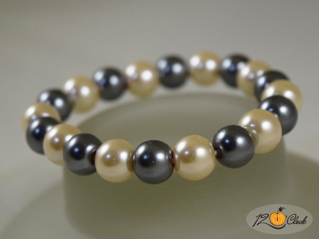 Гривна "Кремаво сребриста нежност"