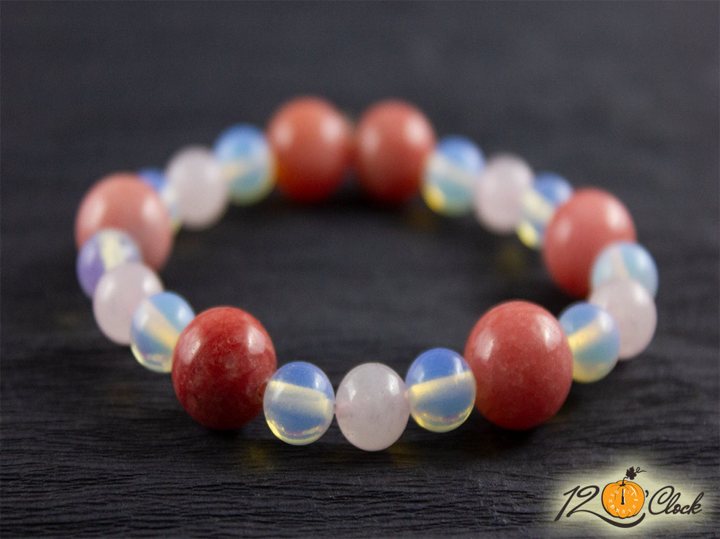 Гривна "Розов кварц, ягодов кварц и лунен камък"