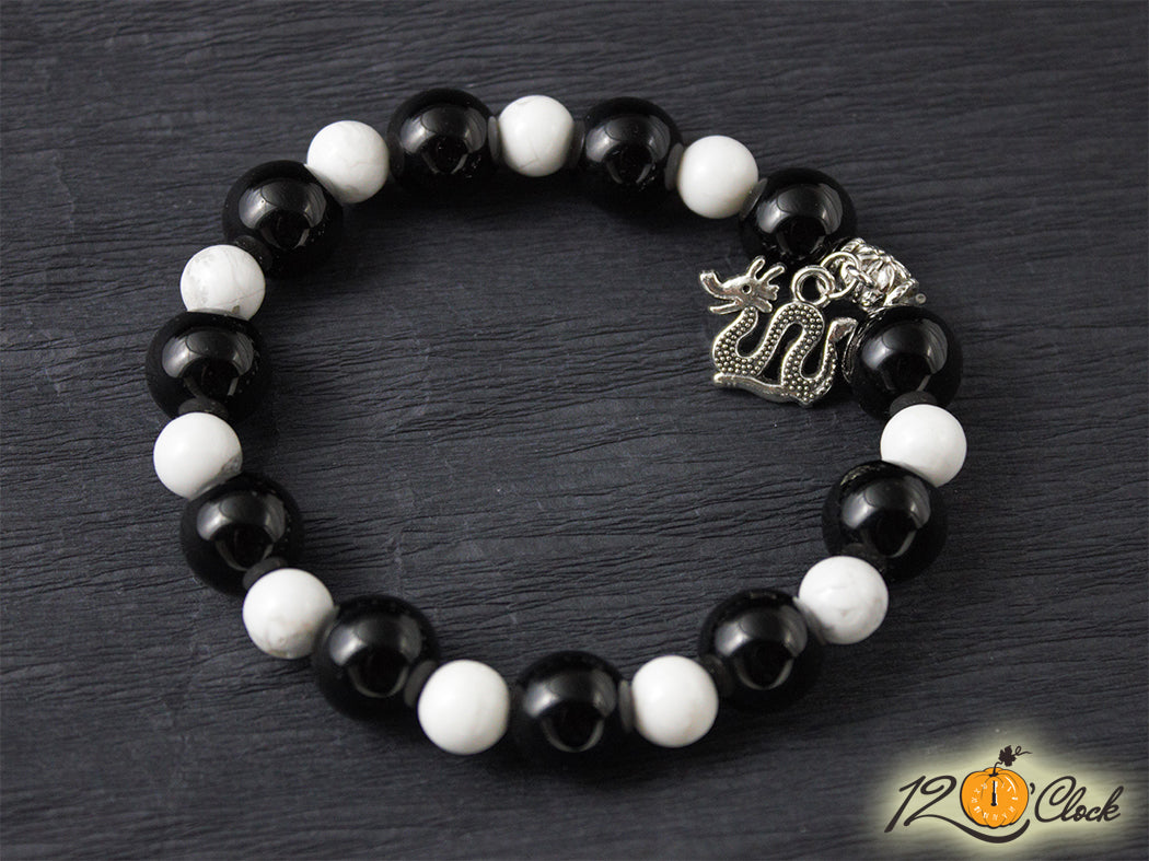 Гривна "Годината на дървения дракон" –  оникс и бял хаулит