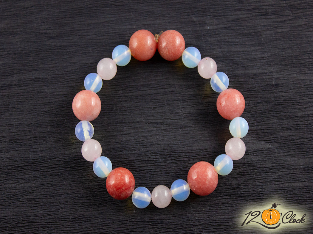 Гривна "Розов кварц, ягодов кварц и лунен камък"