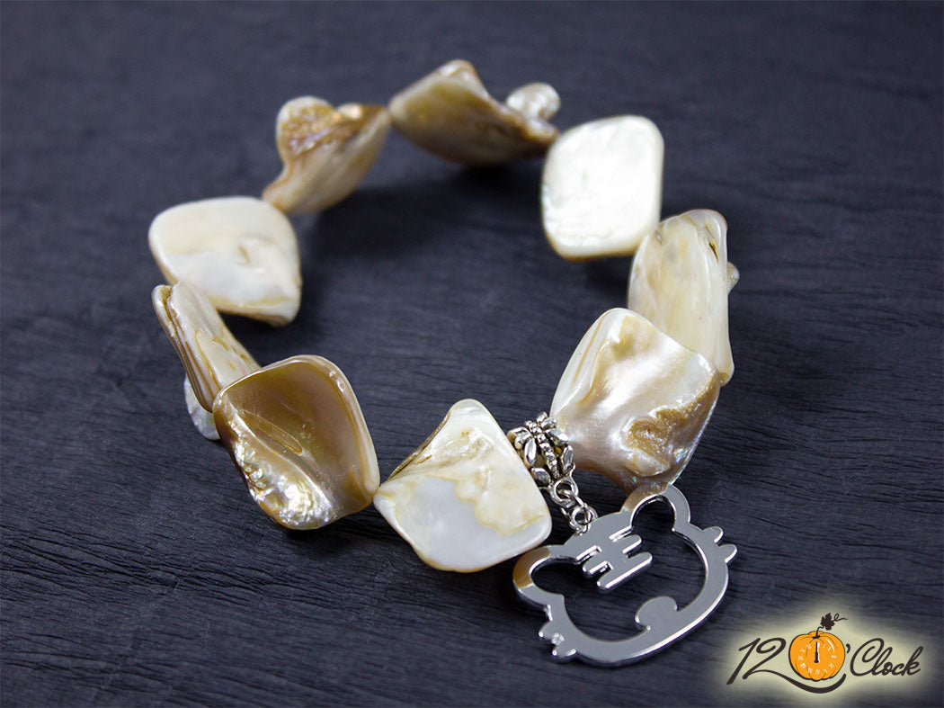 Гривна "Годината на Водния тигър" - седеф