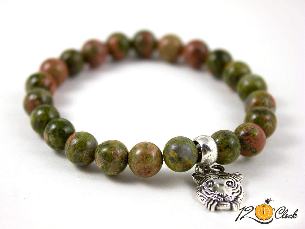 Гривна "Годината на Водния тигър" - унакит