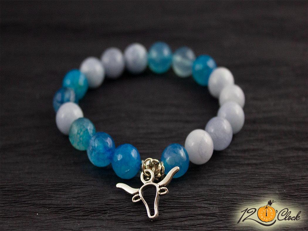 Гривна "Годината на металния бик" - син и бял ахат