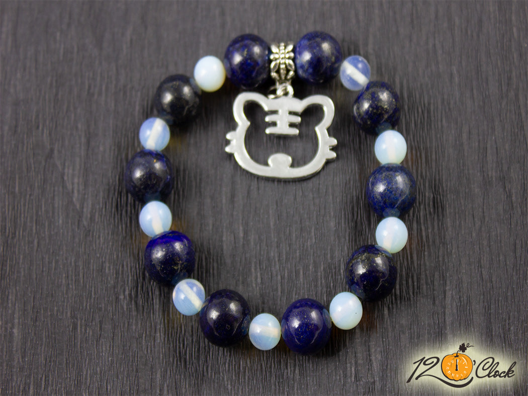 Гривна "Годината на Водния тигър" - лазурит и лунен камък