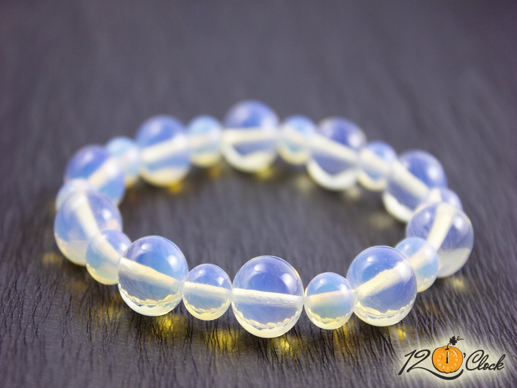 Гривна "Лунен камък "