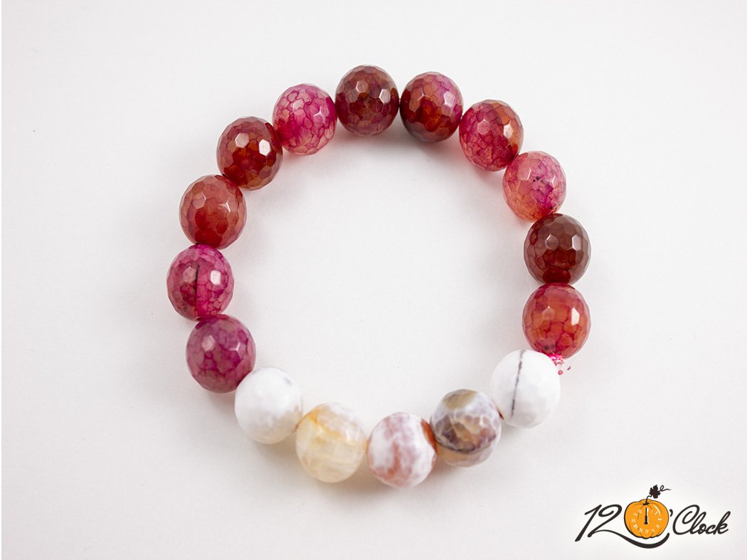 Гривна "Тъмно червен фасетиран драконов ахат и бяло сив фасетиран ахат"