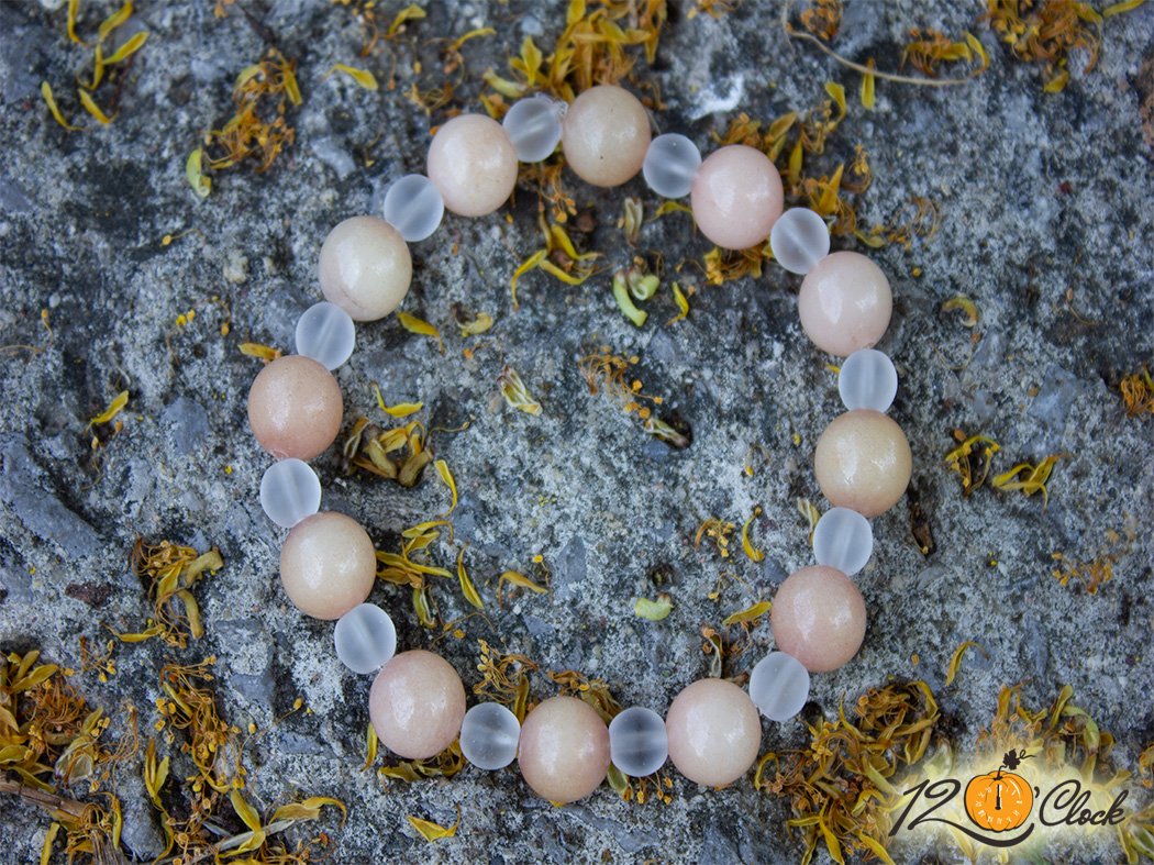 Гривна "Петалит и планински кристал мат"