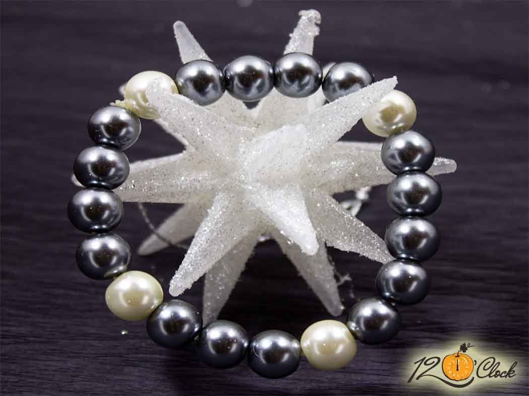 Гривна "Бяло-тъмна сребриста нежност"