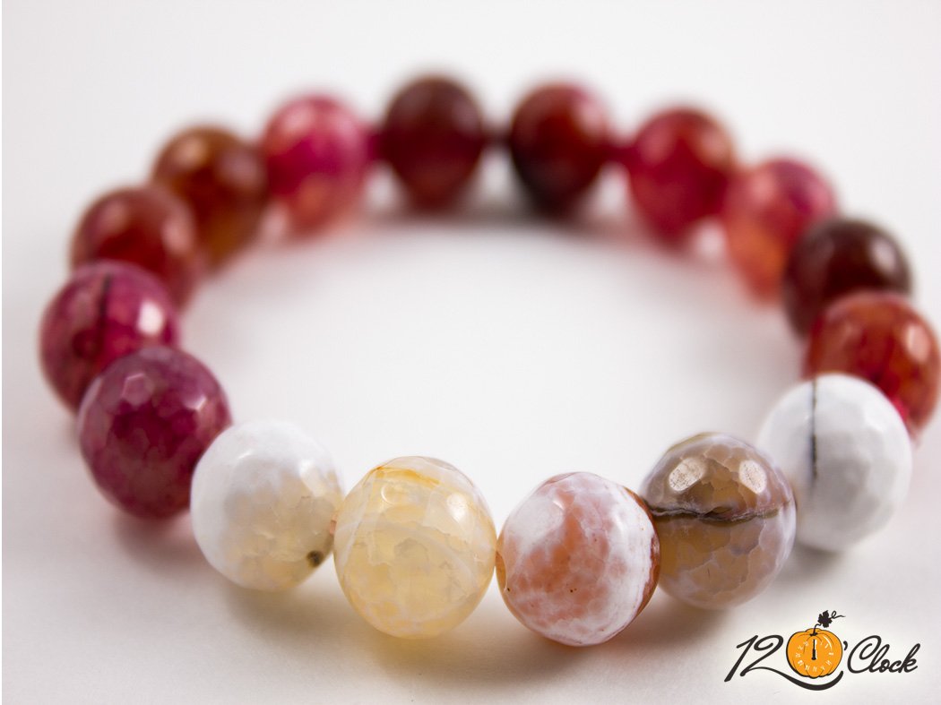 Гривна "Тъмно червен фасетиран драконов ахат и бяло сив фасетиран ахат"