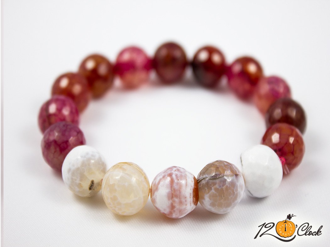 Гривна "Тъмно червен фасетиран драконов ахат и бяло сив фасетиран ахат"