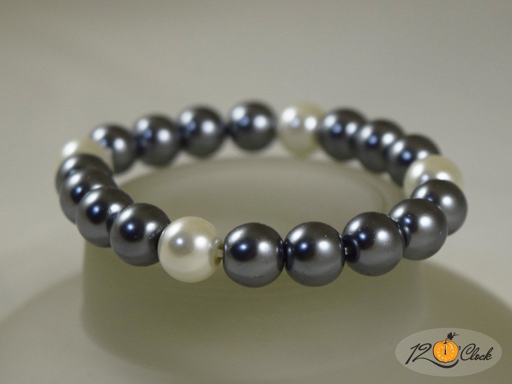 Гривна "Бяло-тъмна сребриста нежност"