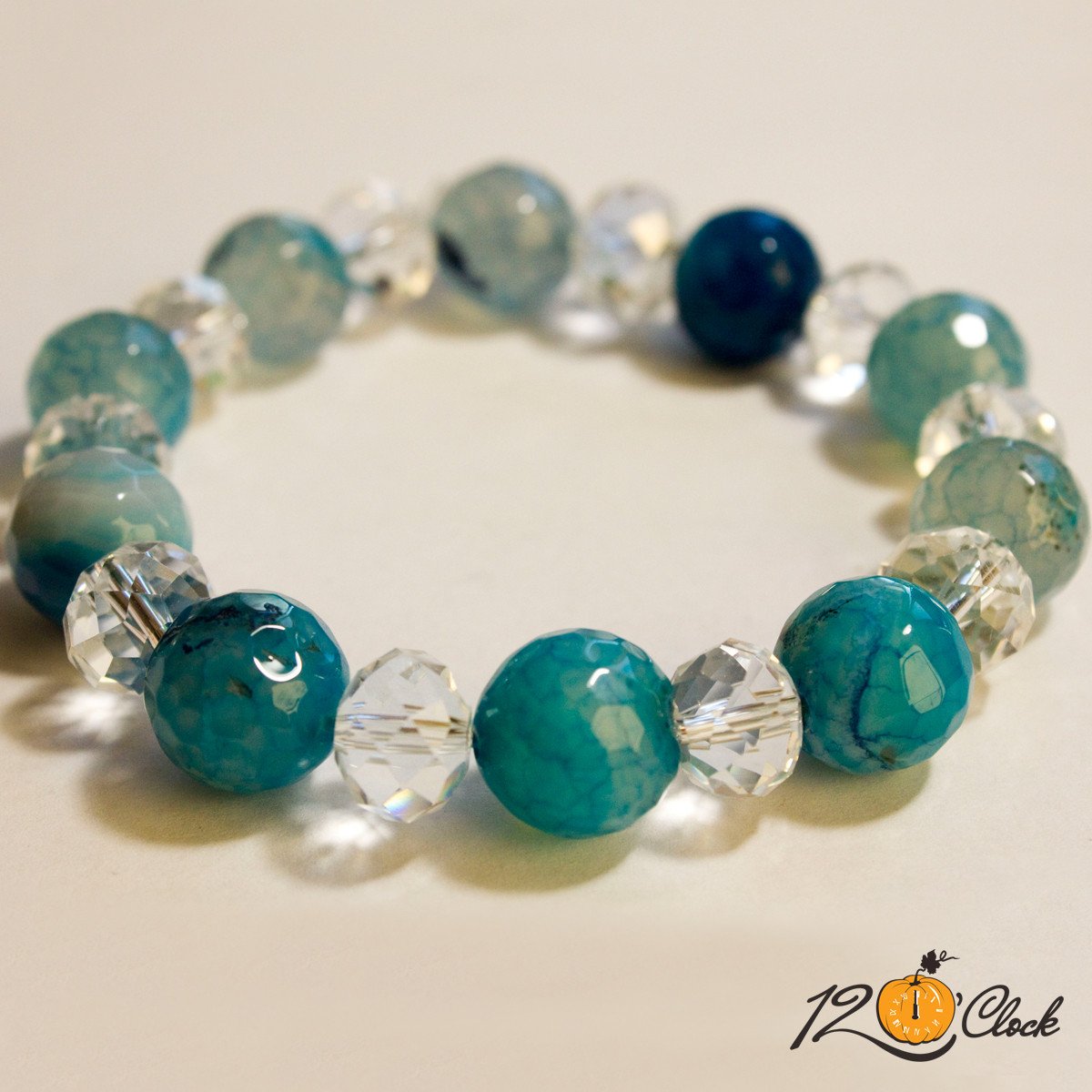 Гривна Фасетиран син драконов ахат и кристал