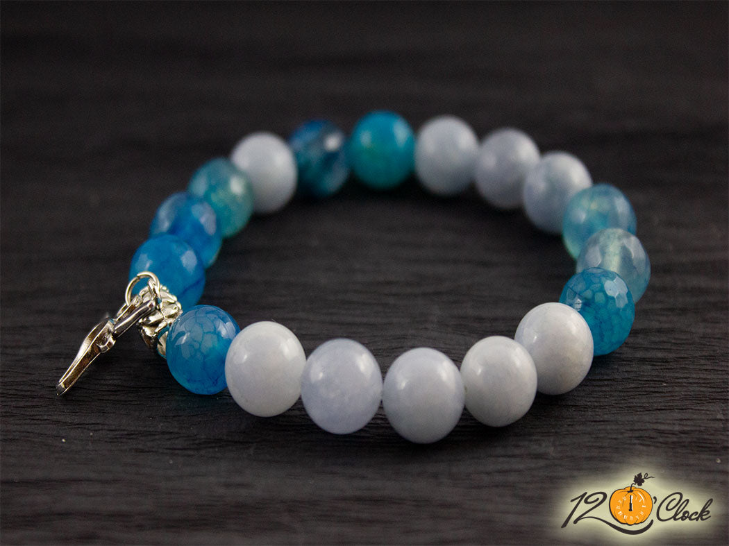 Гривна "Годината на металния бик" - син и бял ахат